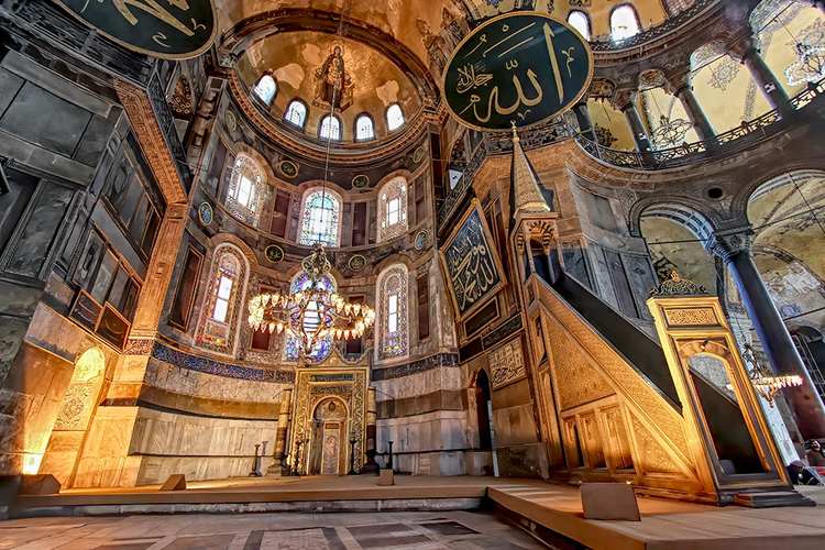 Интерьер собора святой Софии в Стамбуле